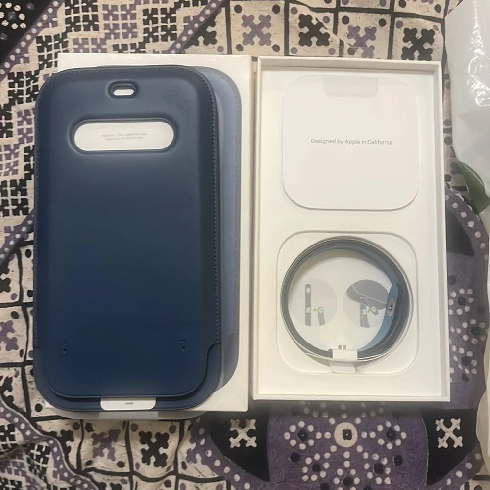 MagSafe iPhone 12 Pro Max leather sleeve